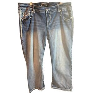 Maurices Premium Medium Fade Wash Cropped Jeans Sz 20 Embroidered Pocket 39"x22"